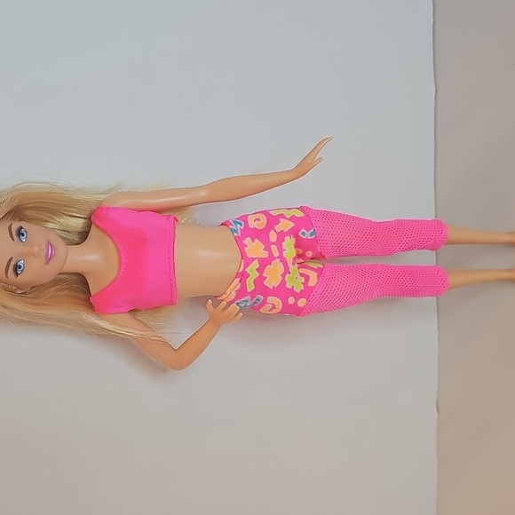 Barbie Doll with Pink Top and Floral Pants - Picture 3 of 4
